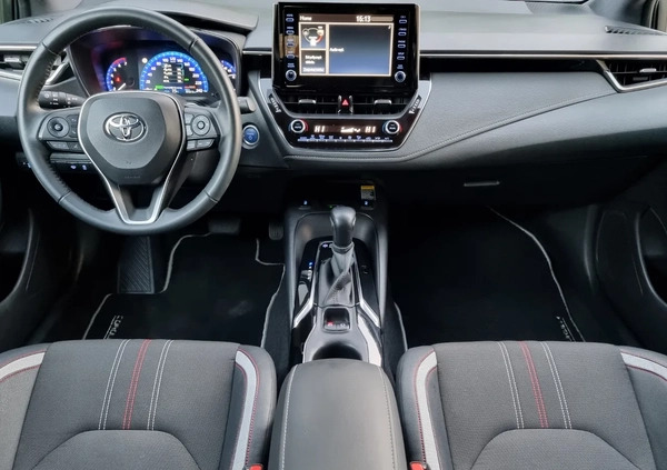 Toyota Corolla cena 69990 przebieg: 238000, rok produkcji 2019 z Warszawa małe 154